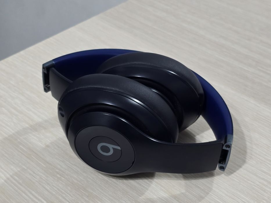 Beats Studio Pro
Quick Start Guide