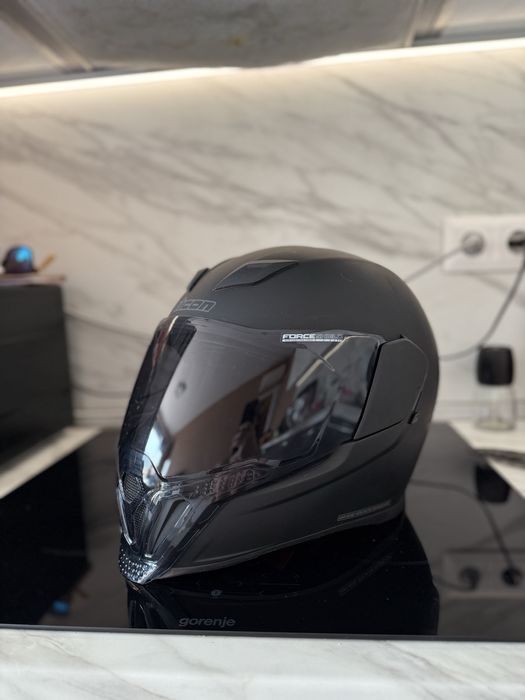 Каска за мотор Icon Airflite