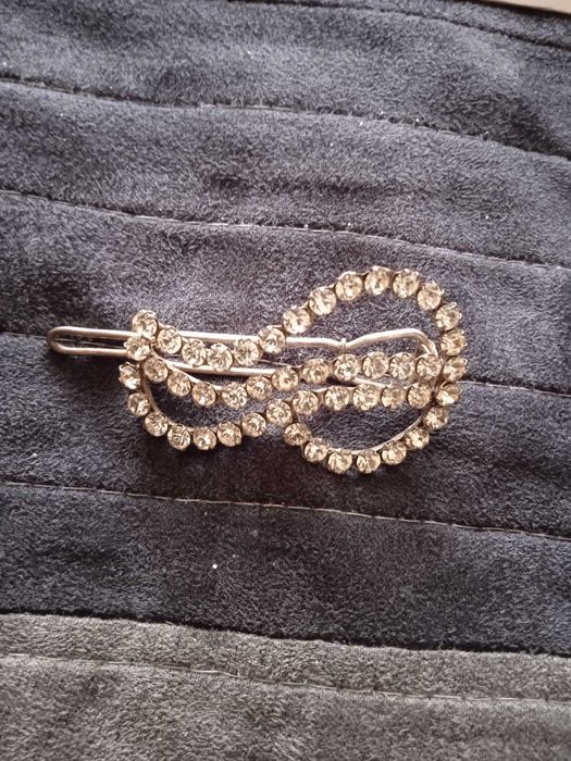 Луксозна метална шнола за коса