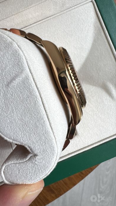 часы Rolex Sky-Dweller everose gold/blue-green dial