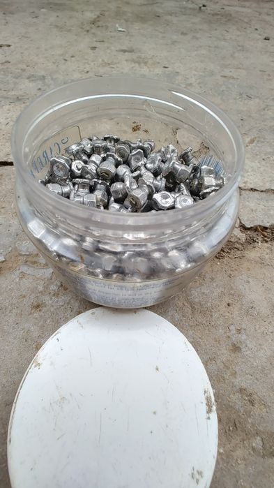 Шпайкове за  гуми  продава