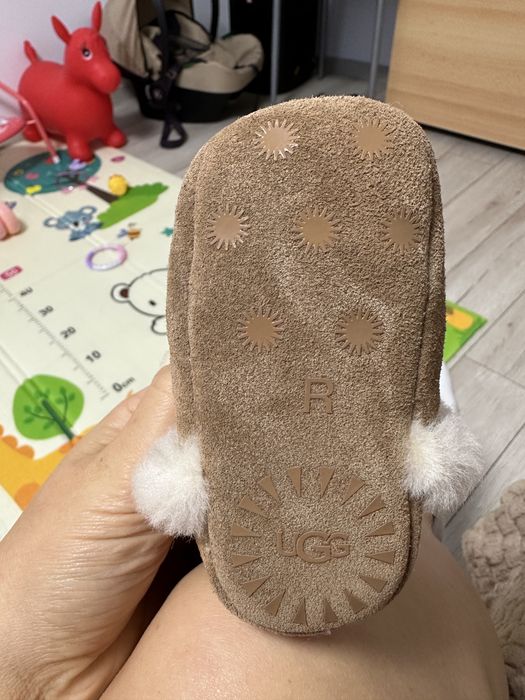 Ugg-uri bebe ,originali,model I lassen
