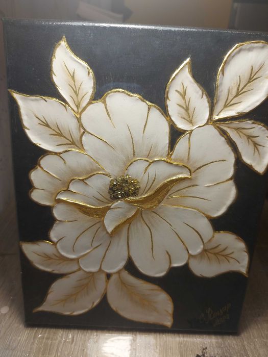 Рисувам картини по поръчка.