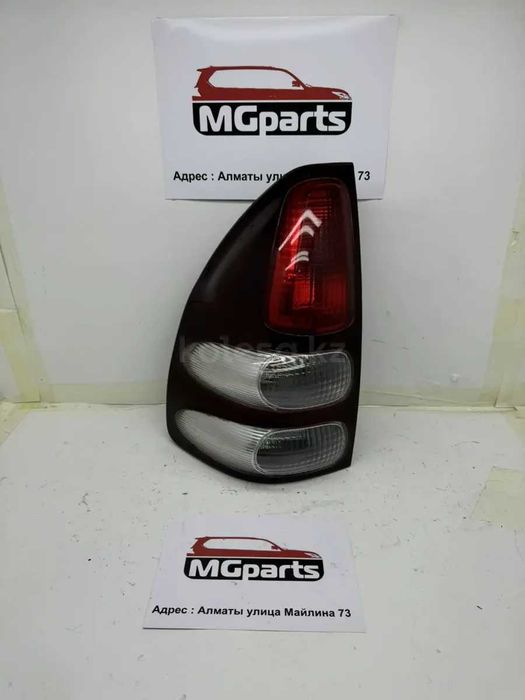 Фонарь б/у оригинал правая и левая от Toyota Prado 120 2-9г