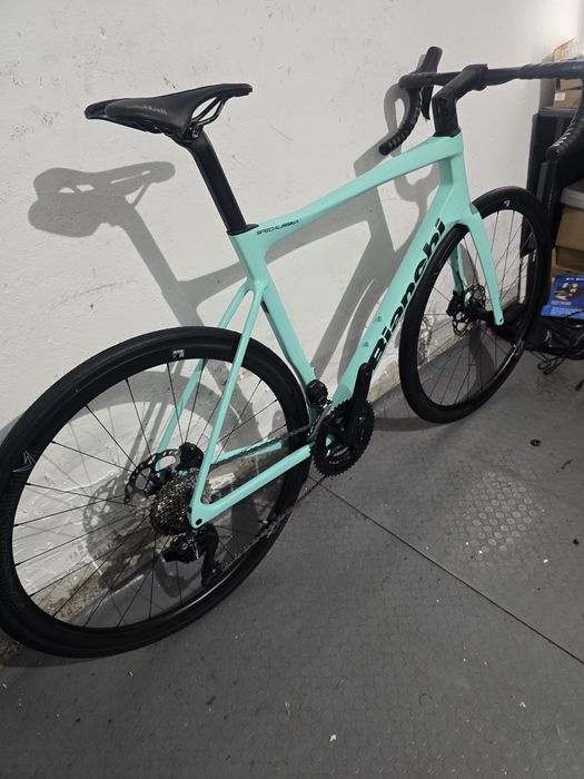 Bianchi Specialissima shimano 105 di2 шосеен велосипед