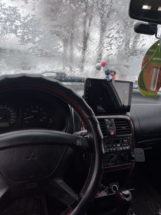 Митсубиши каризма 1,8