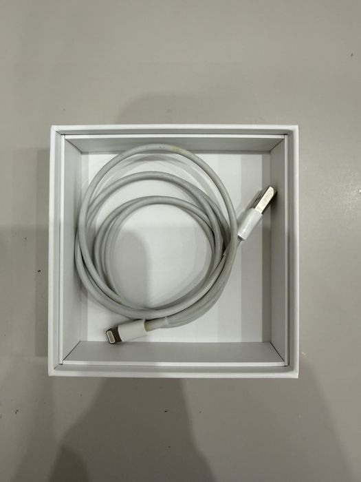 Продаю Airpods,все в комплекте