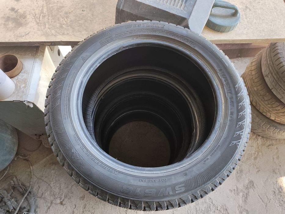Продам резину 215/55/17