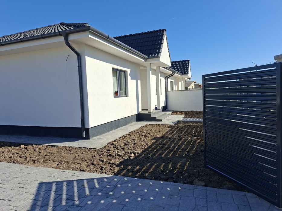Vand casa tip duplex
