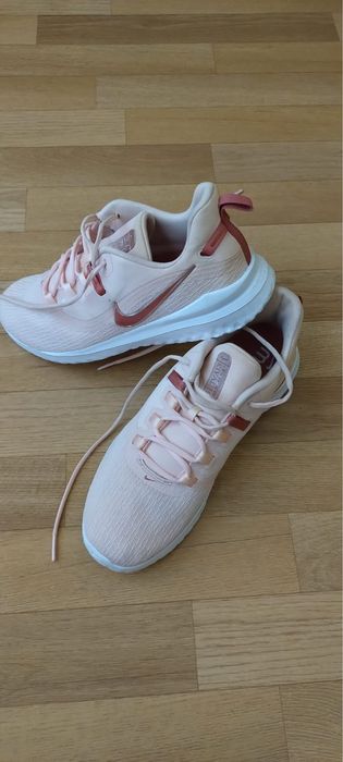 Дамски маратонки Nike
