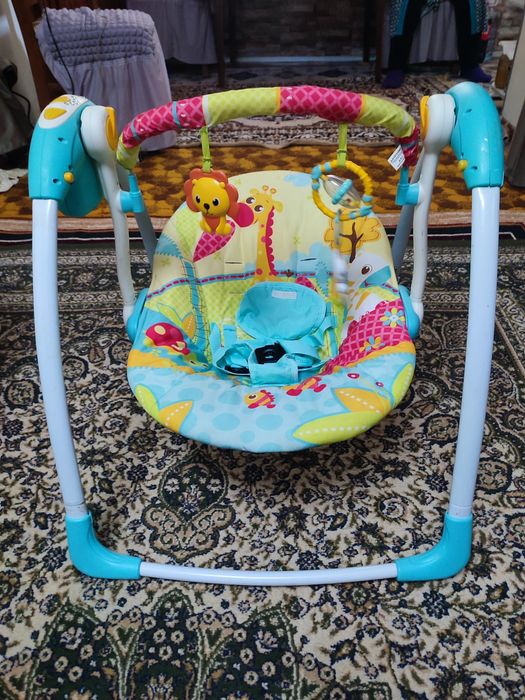 Продоестя детская машинка и кресло качалка