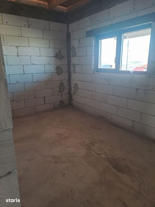 Casă la roșu | Malcoci, Tulcea | Teren 500 mp