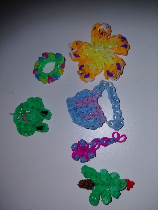 Браслеты и брелки ручной работы