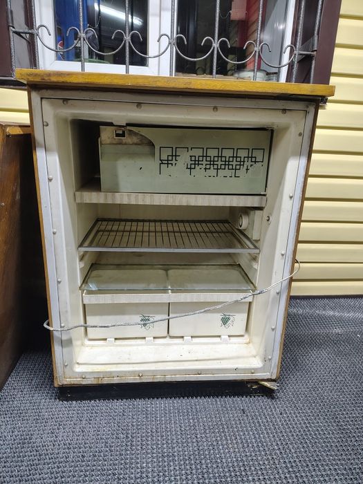 Холодильник ГДР 1978