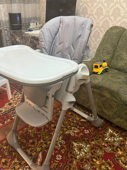 Детский стульчик для кормления chicco