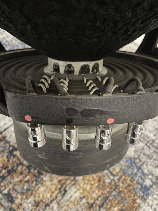 Сабуфер  р15 играет хорошо