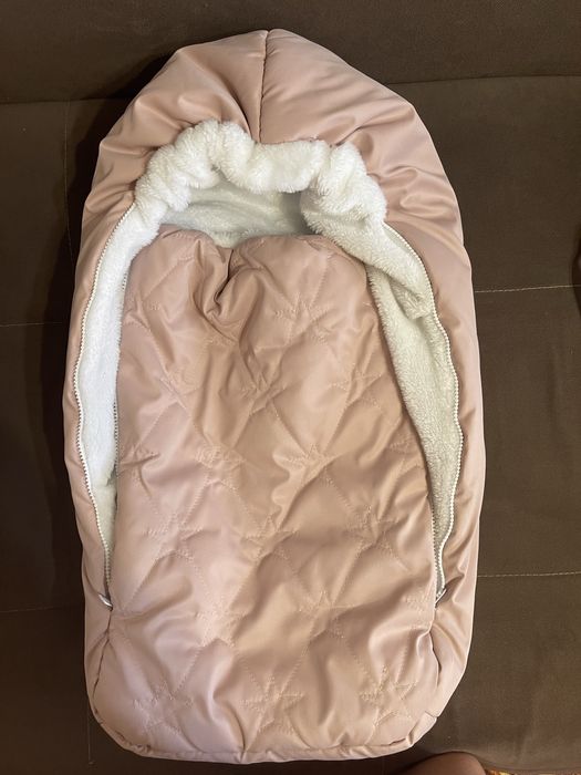 Продам комбинезон и кокон для девочки