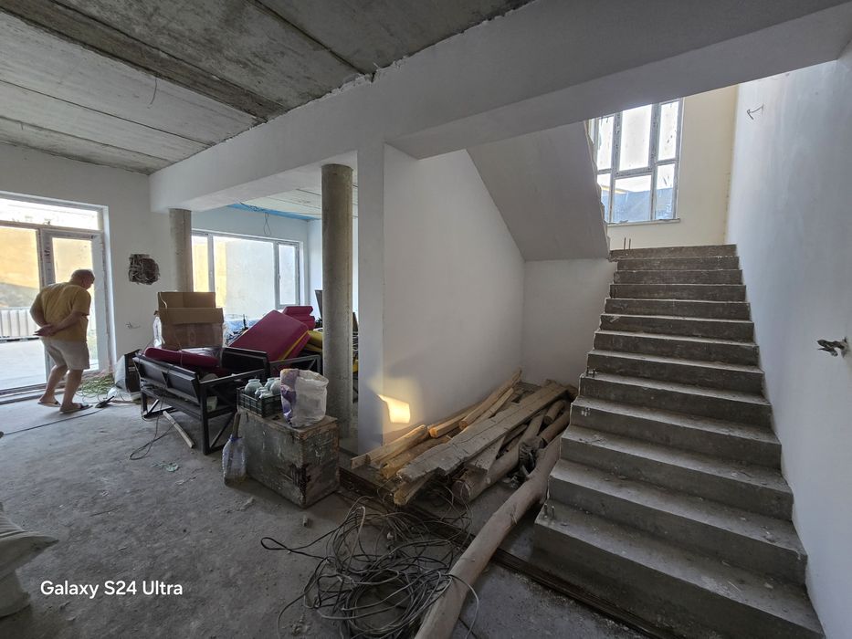 2 kavatlik 4 sotixlik xovli sotiladi