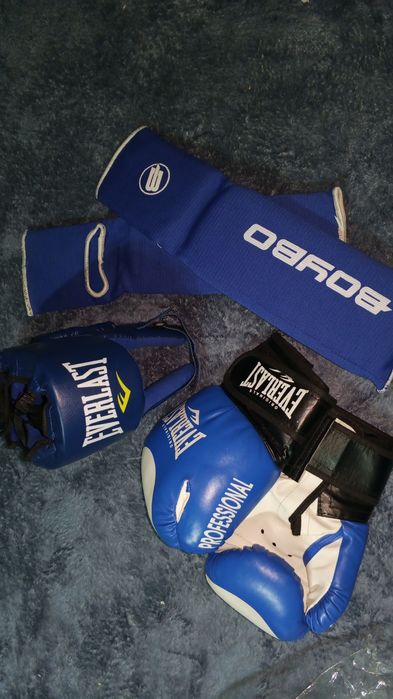 Продаётся всё в комплекте.