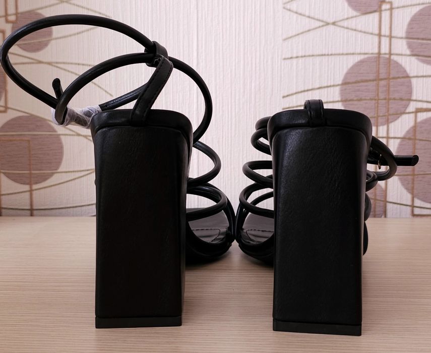 Нови елегантни сандали