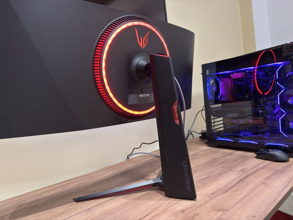 LG UltraGear 34 Gaming Monitor
