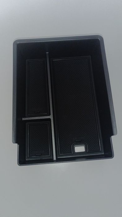 Продам органайзер в подлокотник Changan CS 55 PLUS