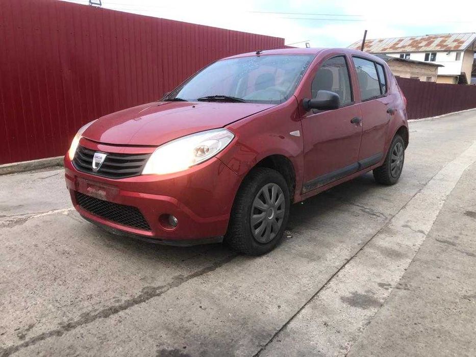 Dezmembrez Dacia Sandero 1.6 benzina 2008