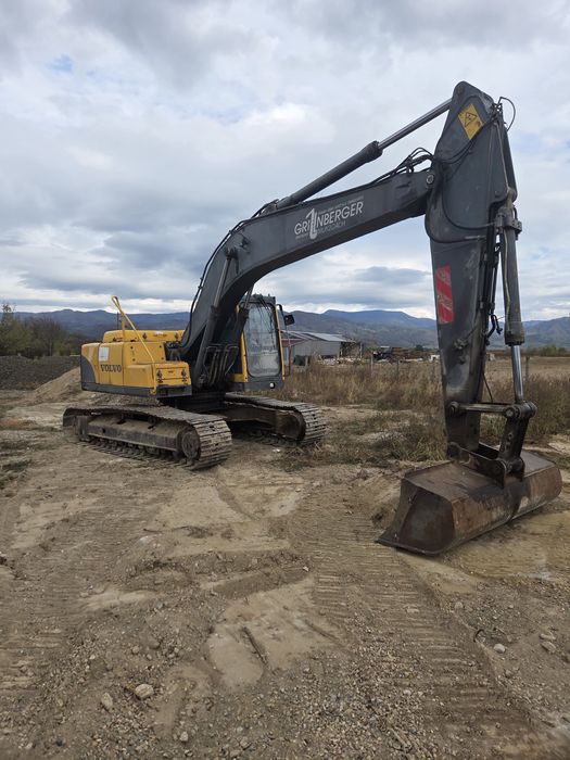Excavator Volvo EC210 2004...