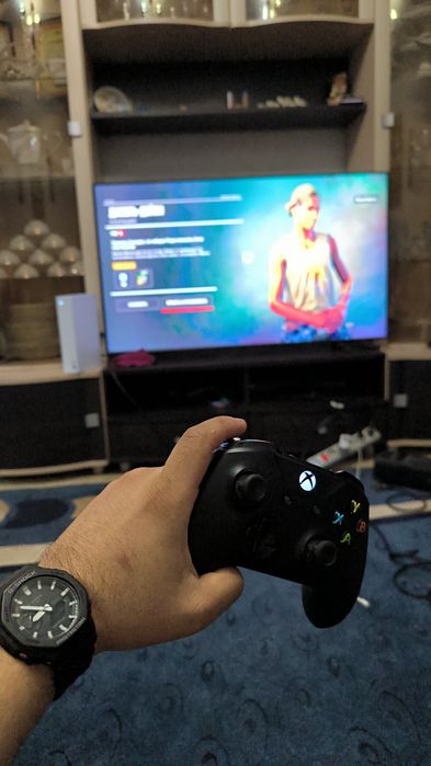 Xbox series s 512 гб продам