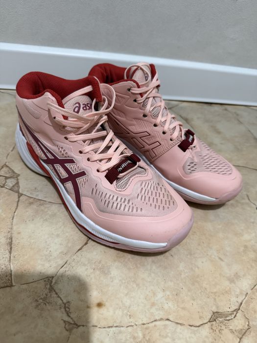 Asics кросы в отличном состоянии