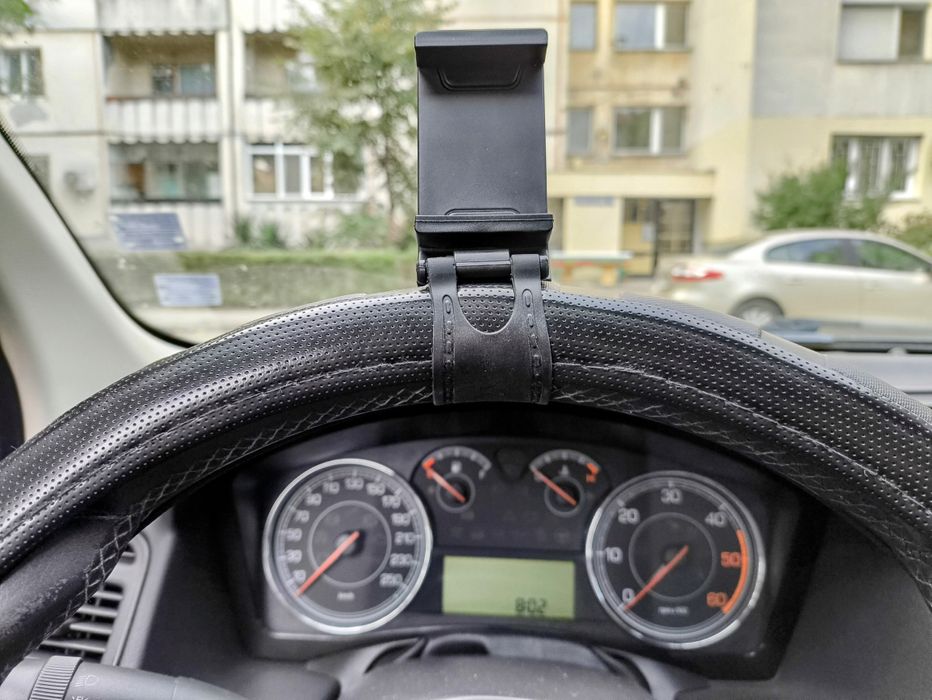 Стабилна стойка за телефон, за волана