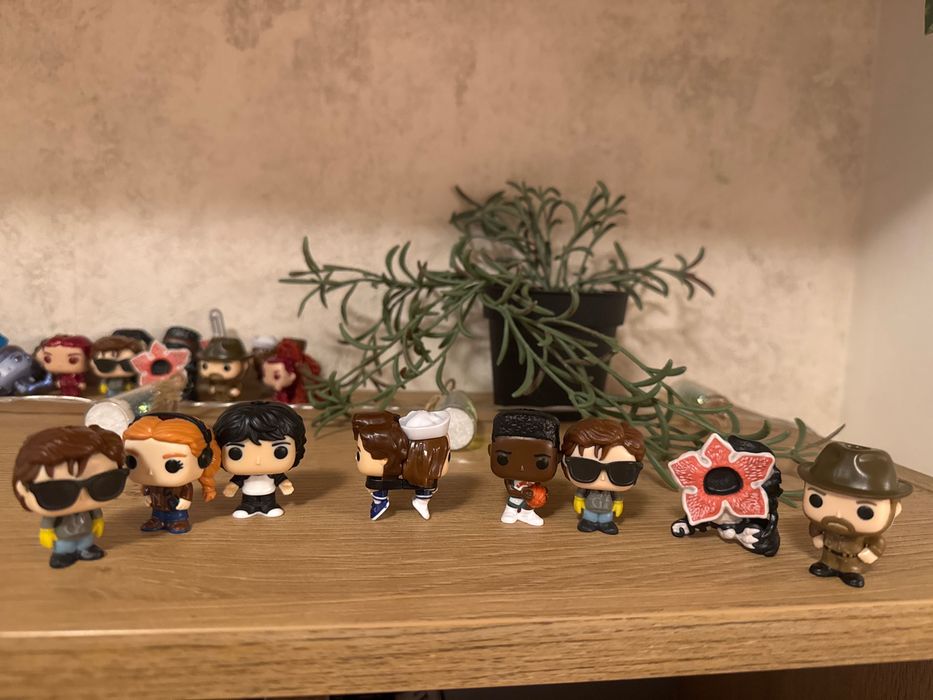 Продавам Funko фигурки на Stranger Things от колекция на Kinder Joy