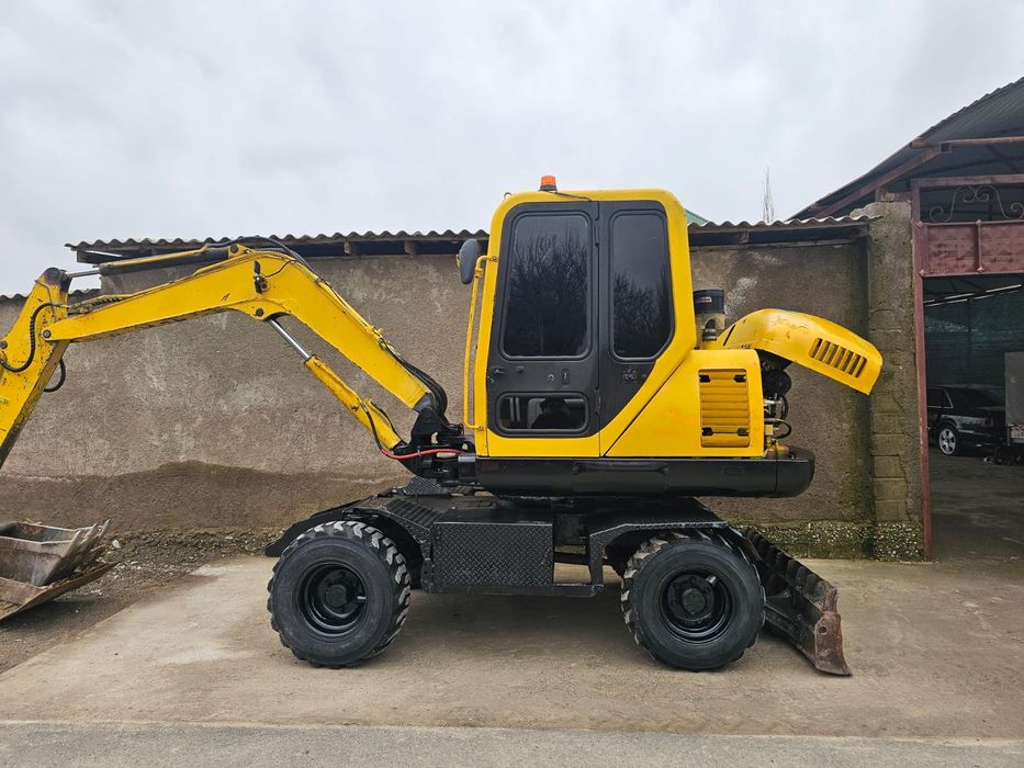 Колёсный экскаватор