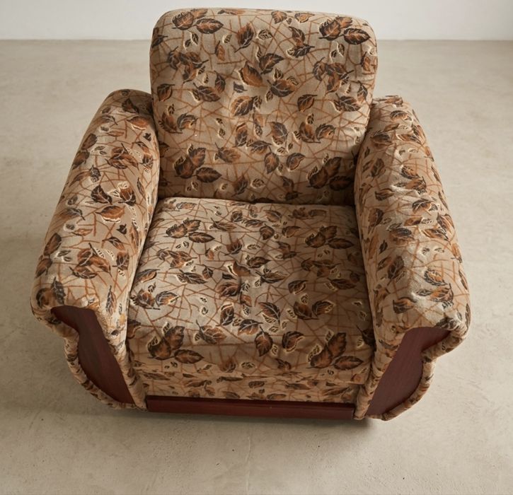 Кресло в отличном состоянии (их 2- за одно 280 тыс, за пару 560 тыс)