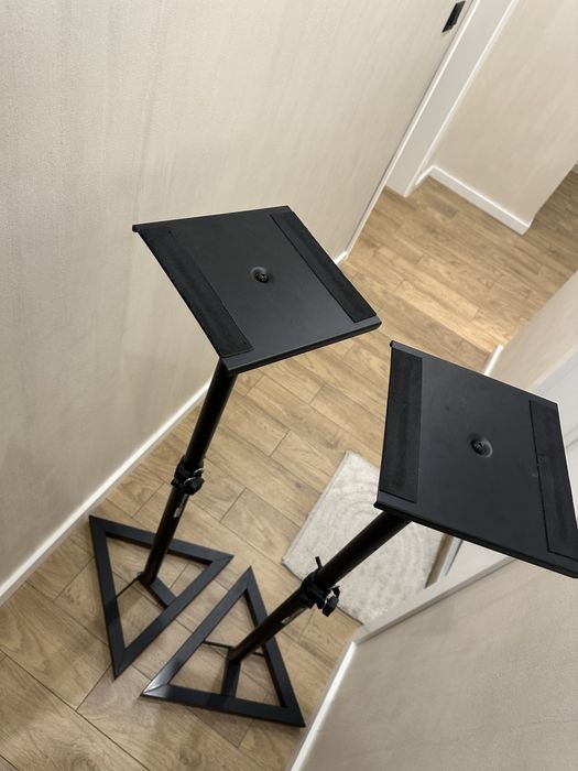 Стойки за мониторни колони Millenium