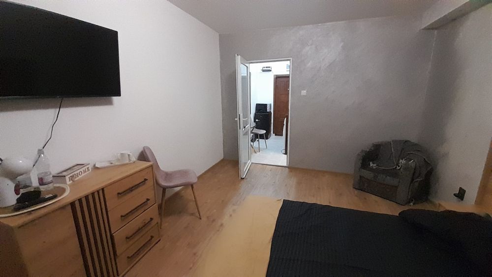 Închiriez garsoniera în țiglina 1