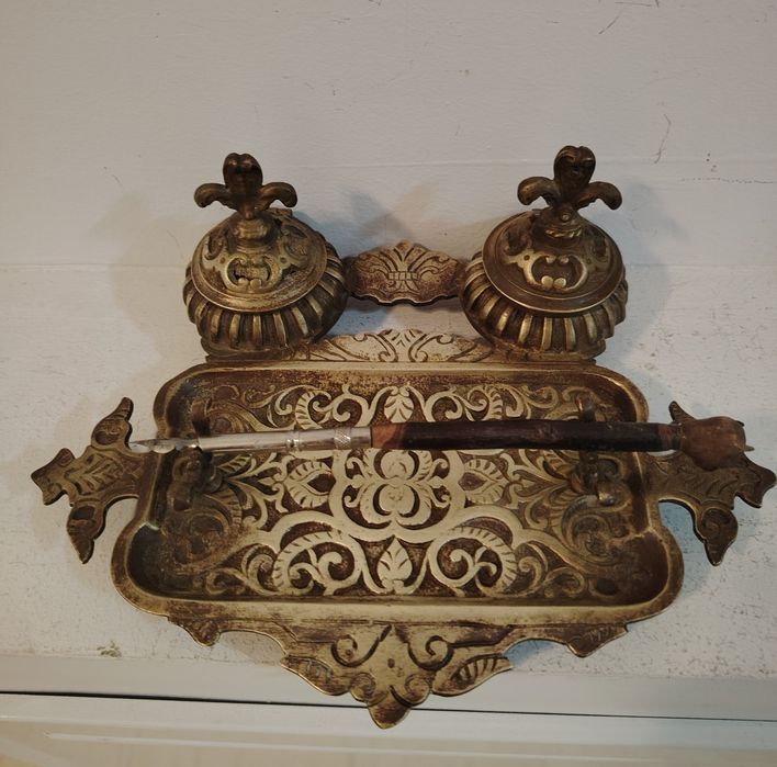 Superbă sculptură realizată din bronz masiv pe soclu de marmură reprez