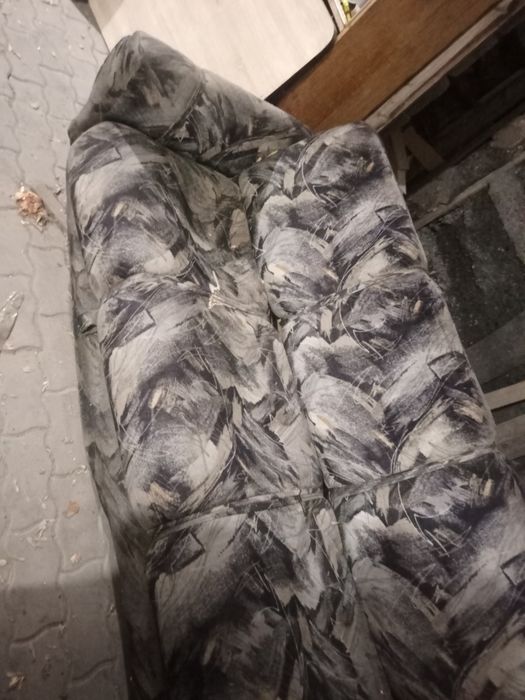 отдам бесплатно диван