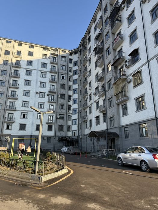 4 комн/ 9 и 10 этаж ( 225 квм) Юнусабад-9 ЖК Комфорт Хаус