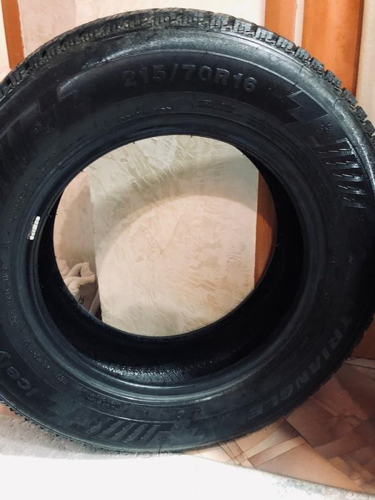 Продам шины зимние шыпованые