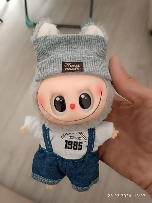 Лабубу стильный  персонажс брелком