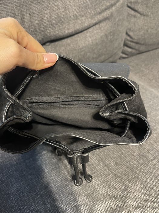 Черна кожена раница