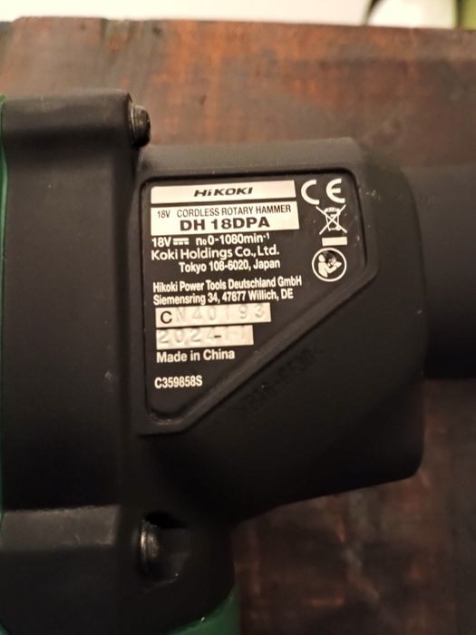 Mașina de polisat și rotopercutor HIKOKI