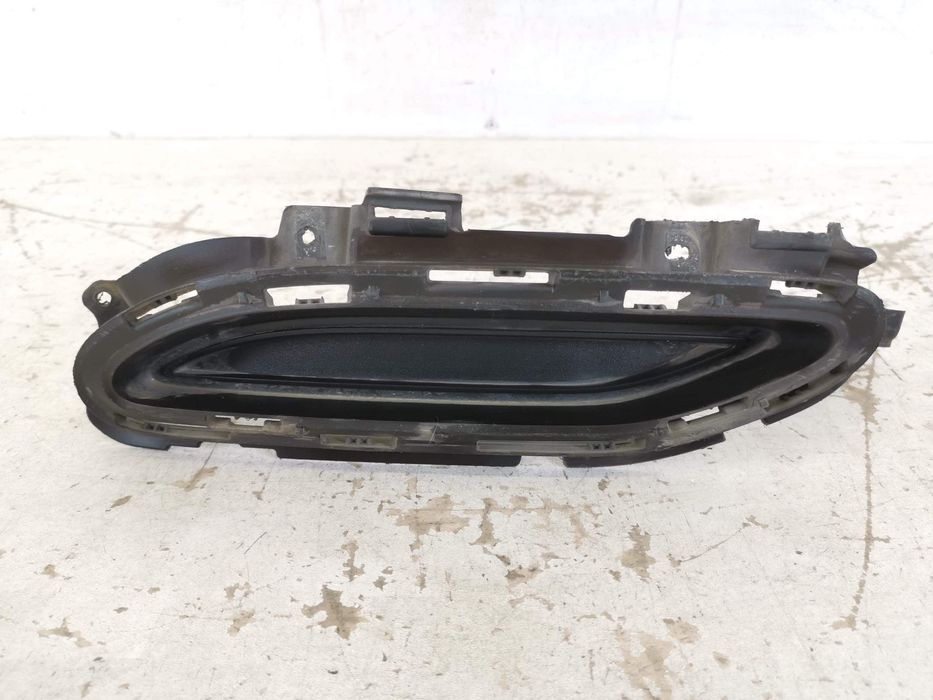 Декоративен накрайник на изпускателната система (ляв) Мерцедес-Бенц С-