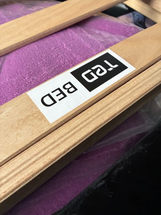 Легло спалня  180/220 с матрак и подматрачна рамка  140/190, като ново