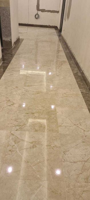 Укладка кафельной плитки на пол стены, кафельщик, мраморщик, гранитчик