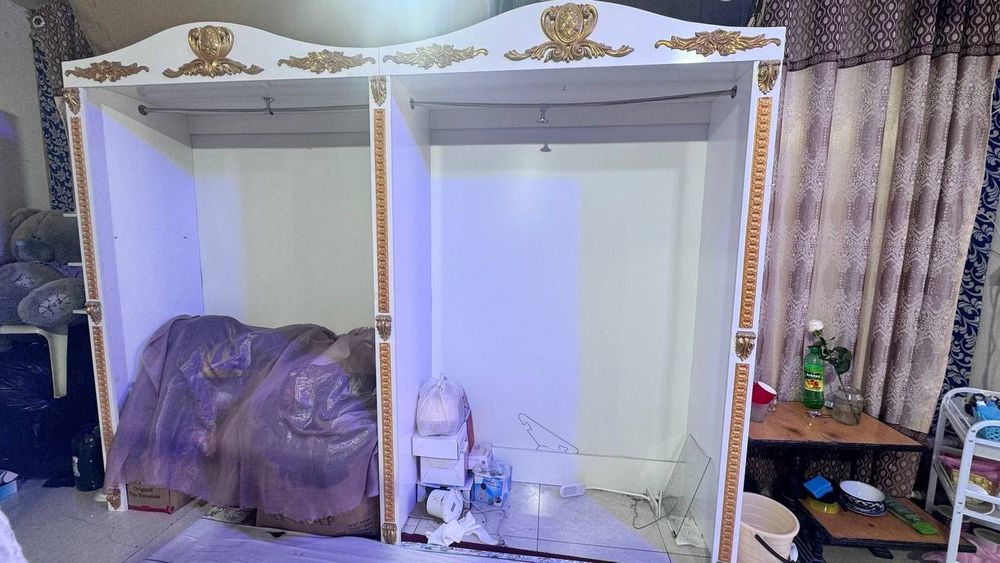 Shkaf mebellar sotiladi