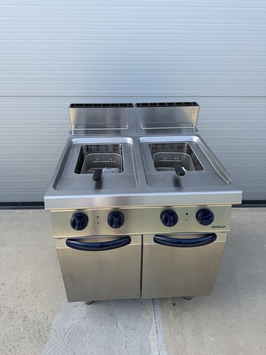 Friteuza dubla PRO electrica Lincar Italia - 2 x 13l - 24 KW - 380V - cosuri noi - suport