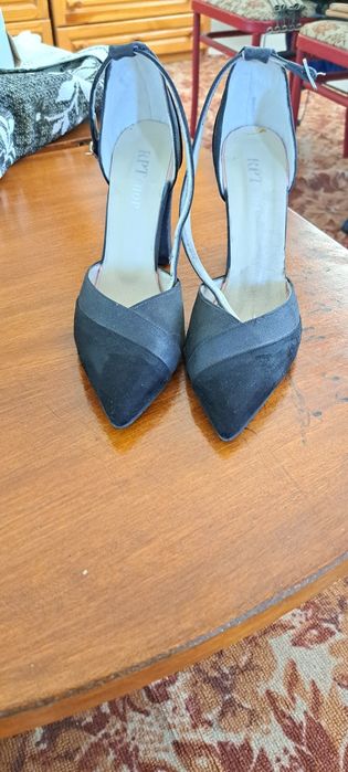 Обувки, високи токчета