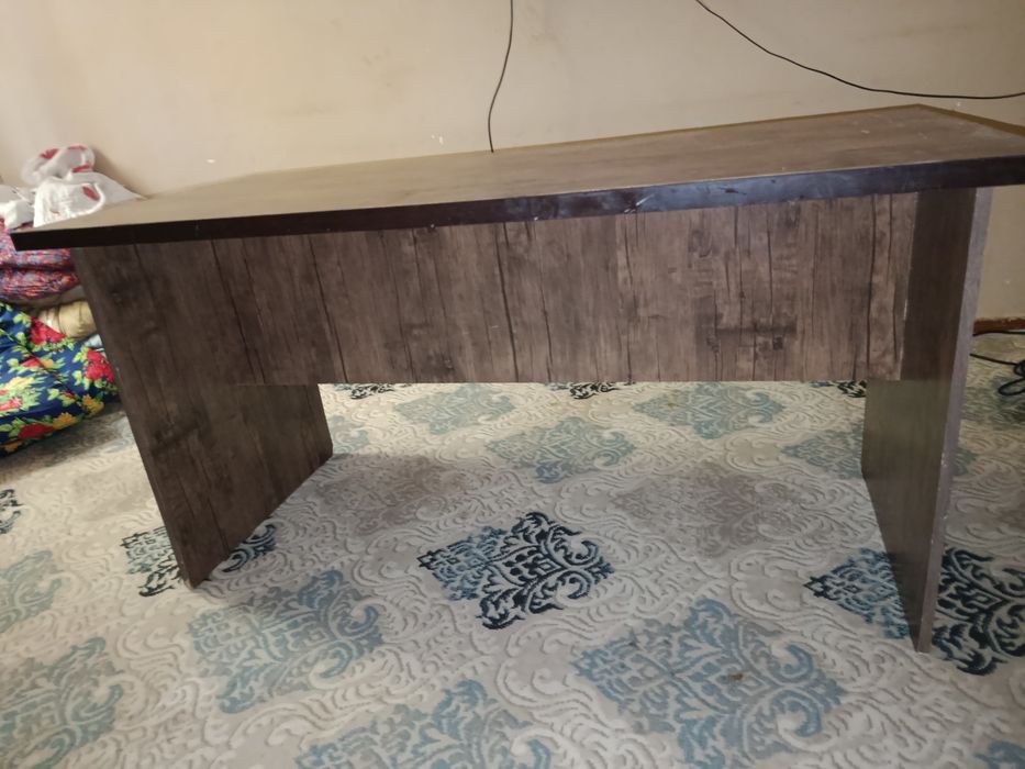 Продам стол и стулья